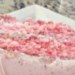 THE BEST STRAWBERRY CAKE EVER