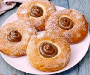 Donuts with hazelnut cream