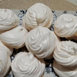 Simple and Gourmet Meringues