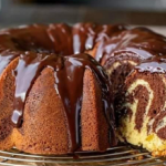 MARBLE BUNDT CAKE WITH CHOCOLATE