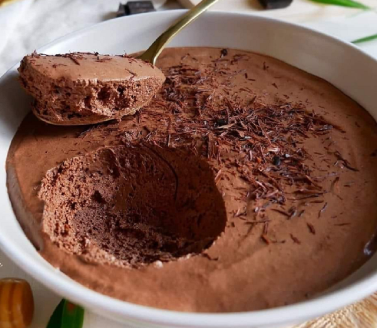 Dark chocolate and honey mousse