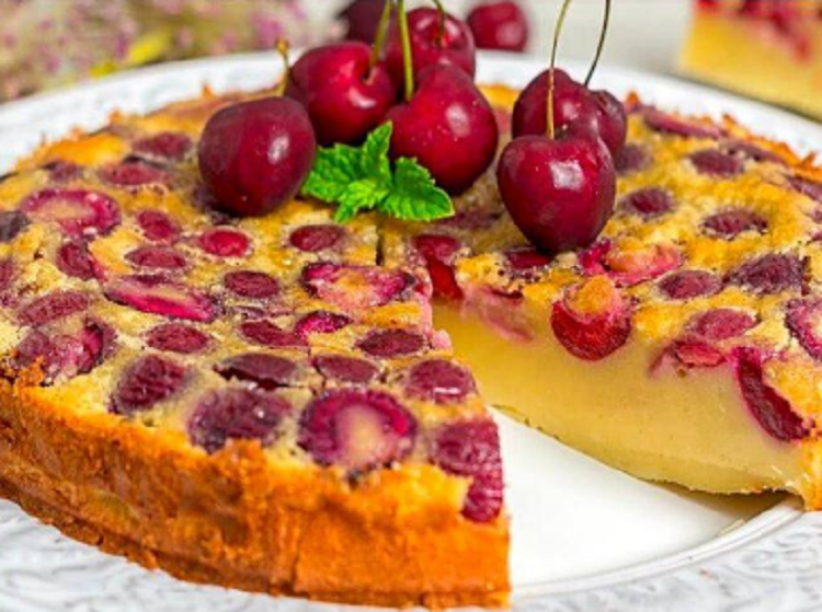 Creamy cherry cake