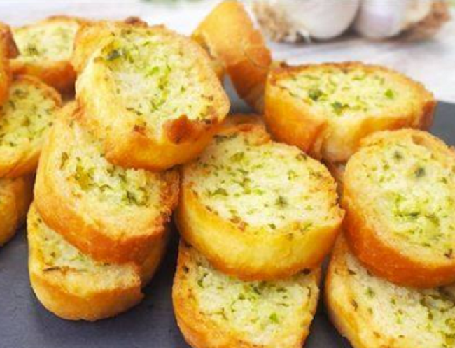 Toasted bread with garlic