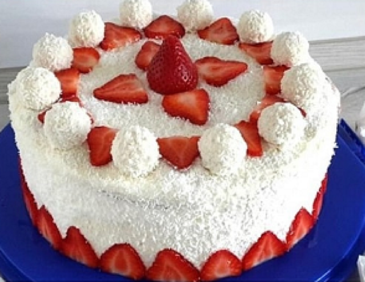 Strawberry Raffaello cake