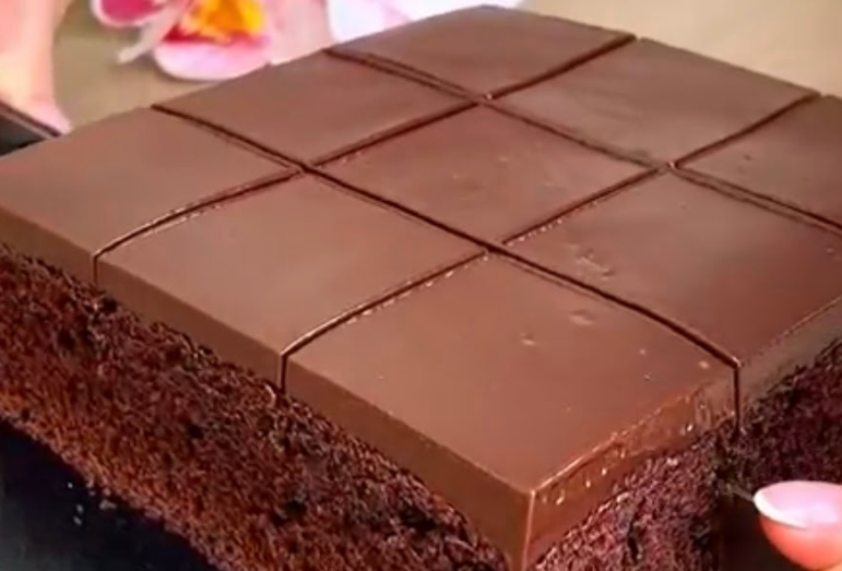 Fluffy chocolate squares