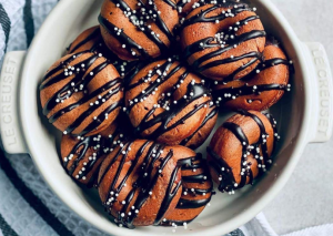 CHOCOLATE BAKED DOUGHNUTS