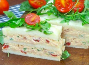 Tuna and tomato cake