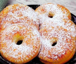 Apple donuts in puff pastry