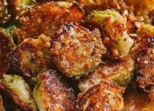 GARLIC PARMESAN ROASTED BRUSSEL SPROUTS