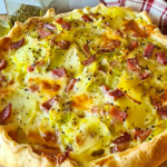 Savory pie with potatoes and ham