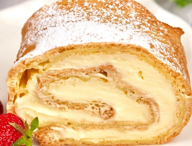 Karpatka sweet roll