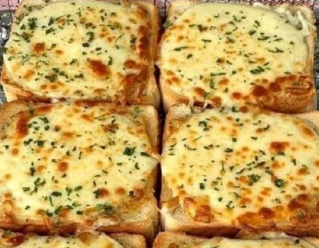 TEXAS TOAST WITH CHEESE